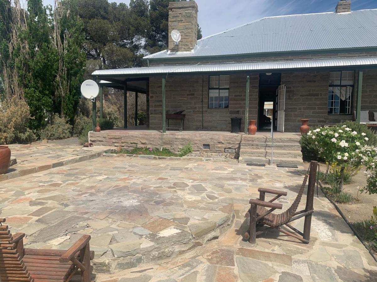 Die Prokureurshuis Sutherland Luaran gambar