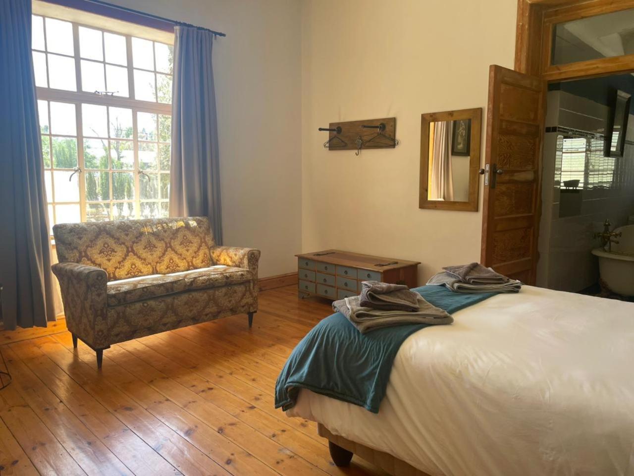Die Prokureurshuis Sutherland Luaran gambar