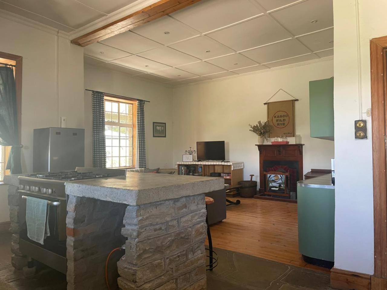 Die Prokureurshuis Sutherland Luaran gambar